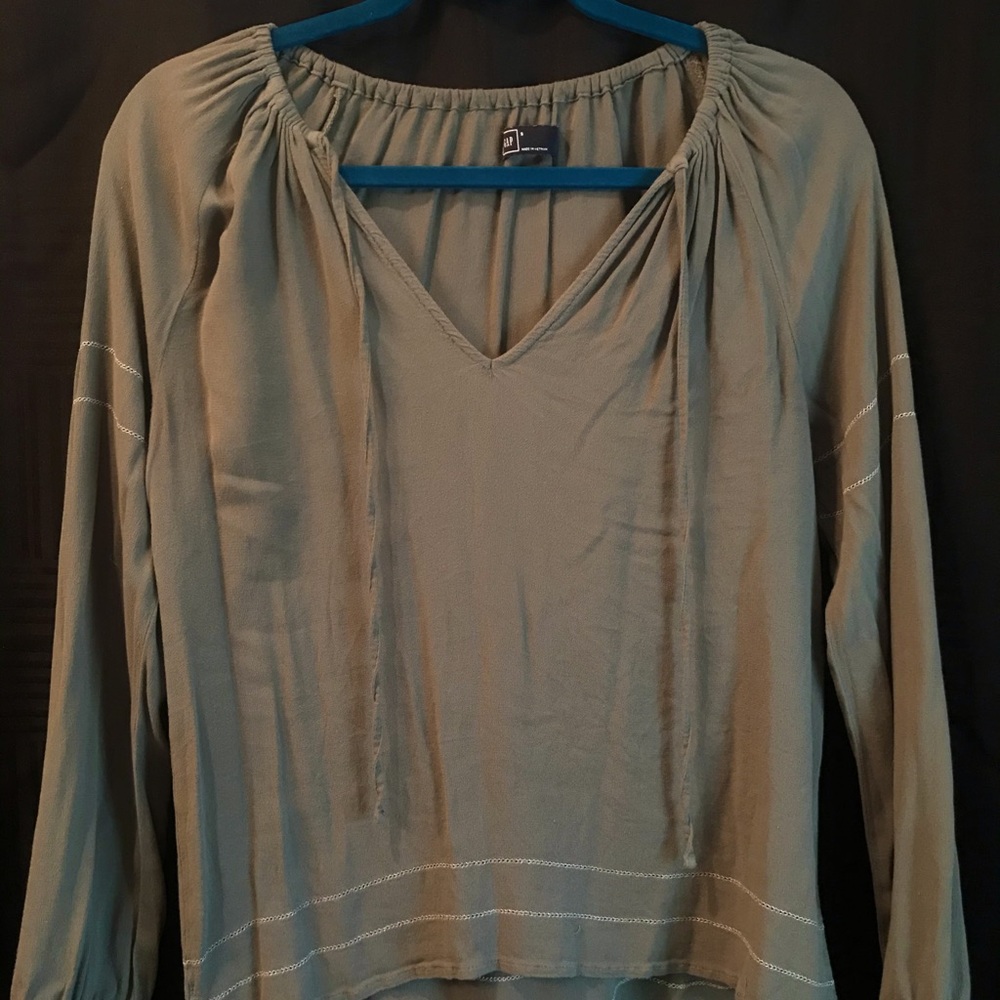 gap shirt, size small